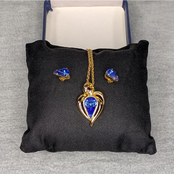 Vintage Avon Blue Rhinestone Gold Tone Necklace 18" & Earrings Set - Picture 4 of 5